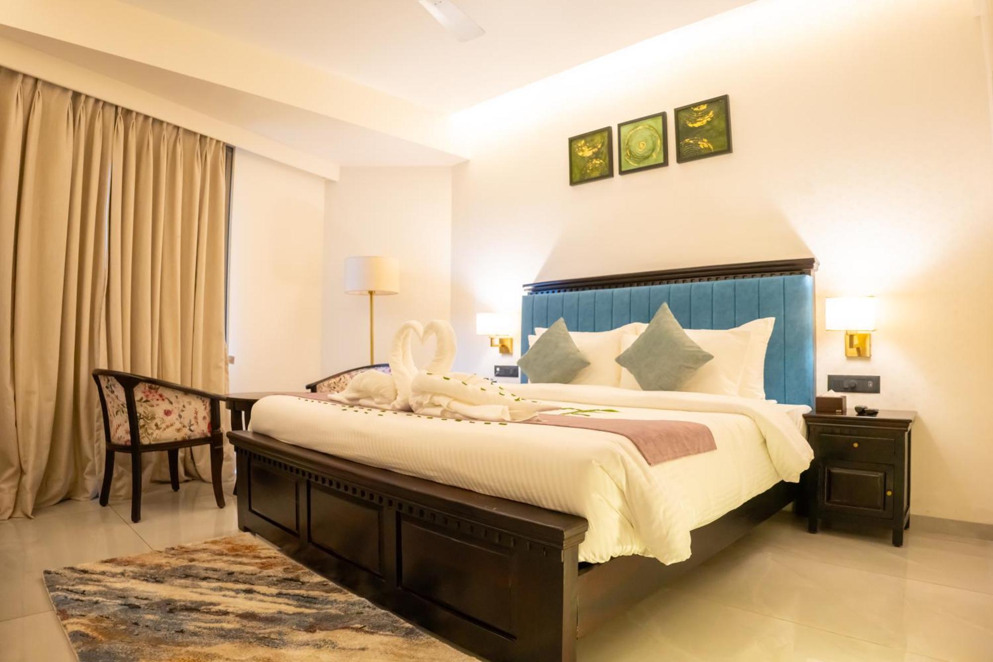 Pride Elite, Daman Hotel Buitenkant foto
