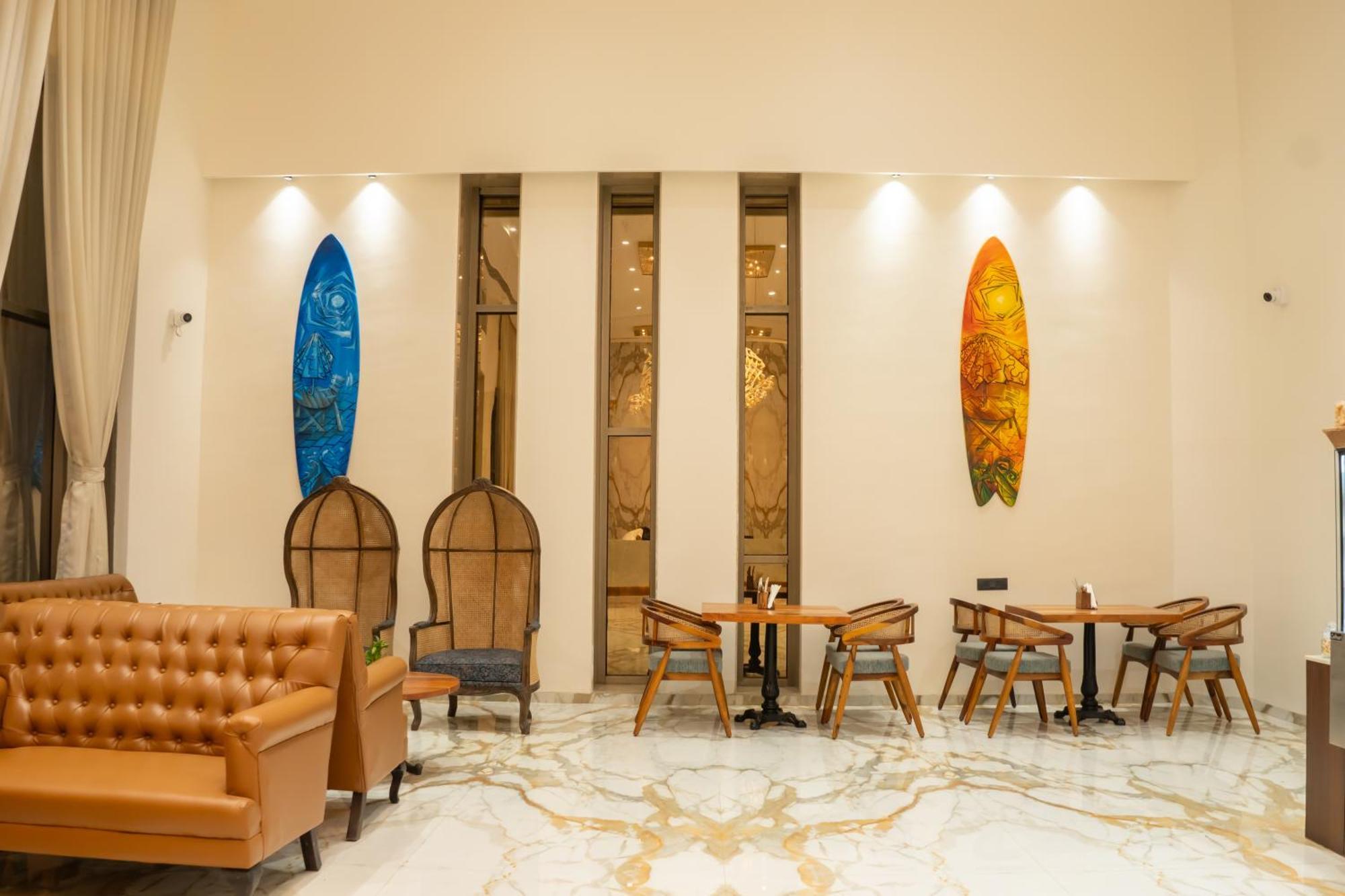 Pride Elite, Daman Hotel Buitenkant foto